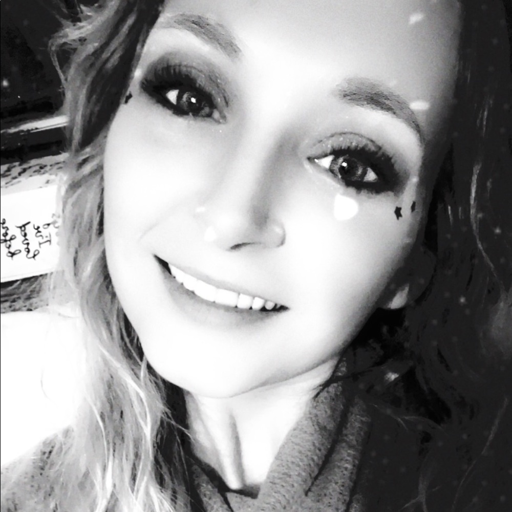 Meet your Posher, Felicia